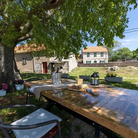 Casa de Férias Bajic *